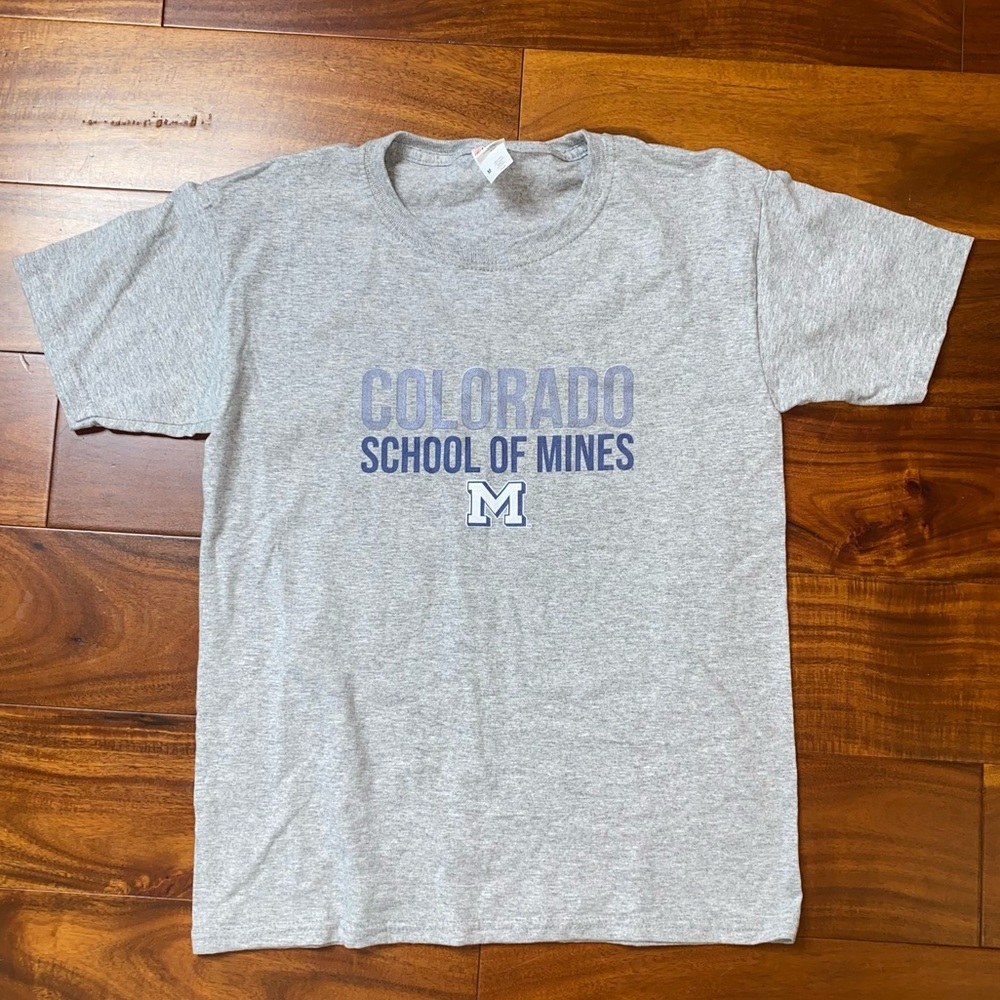NWOT Youth Medium , Heather Gray T-Shirt with Colorado School of Mines Print